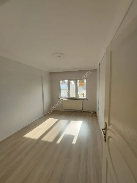 YILDIZ GAYRİMENKUL'DEN KATLI PAZAR ARKASI SATILIK 4.KAT DAİRE