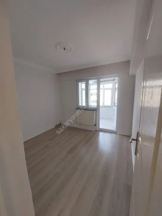 YILDIZ GAYRİMENKUL'DEN KATLI PAZAR ARKASI SATILIK 4.KAT DAİRE