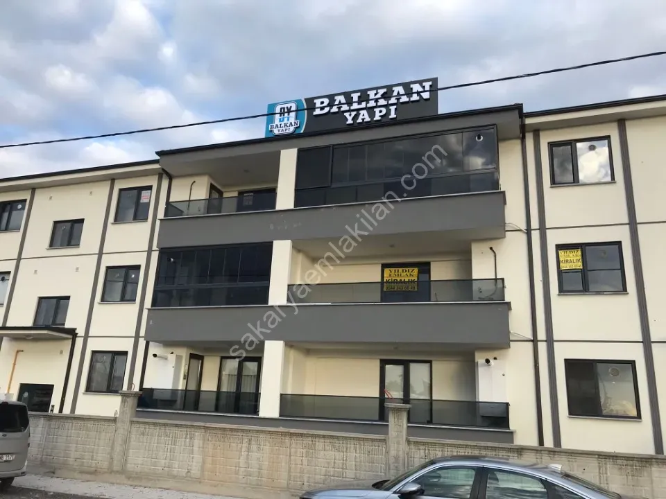 YILDIZ GAYRİMENKUL'DEN KİRALIK SIFIR DAİRE ARİFİYE HANLI MERKEZ