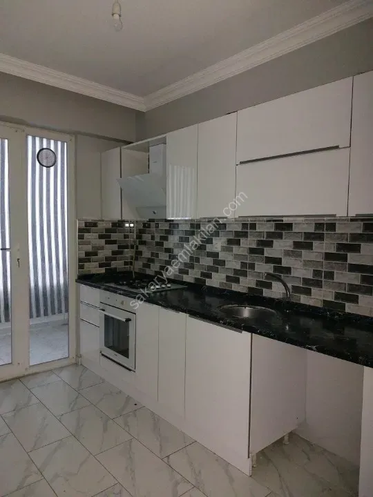 YILDIZ GAYRİMENKUL'DEN KİRALIK DAİRE BEYHEKİM HASTANESİ MEVKİİ