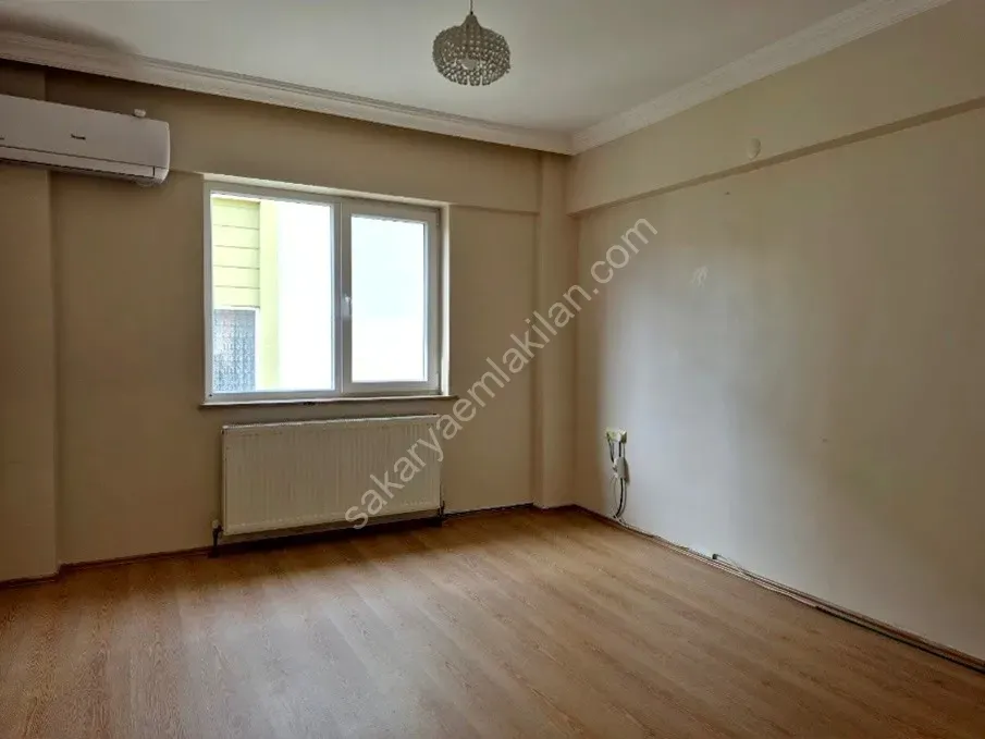 ADAPAZARI CAMİLİ MAHALLESİNDE KİRALIK 3+1 DAİRE