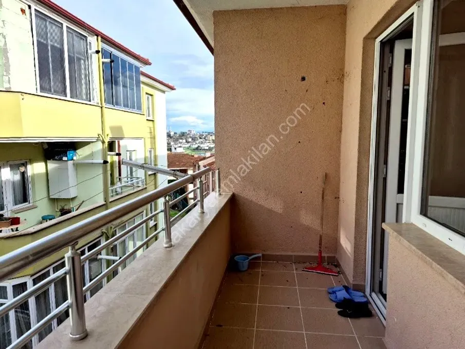 ADAPAZARI CAMİLİ MAHALLESİNDE KİRALIK 3+1 DAİRE