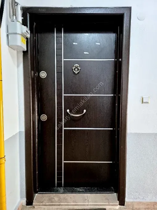 ADAPAZARI CAMİLİ MAHALLESİNDE KİRALIK 3+1 DAİRE