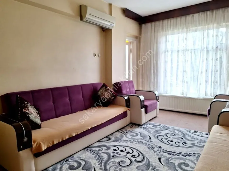 ADAPAZARI YENİDOĞAN MAHALLESİNDE KİRALIK EŞYALI 3+1 DAİRE