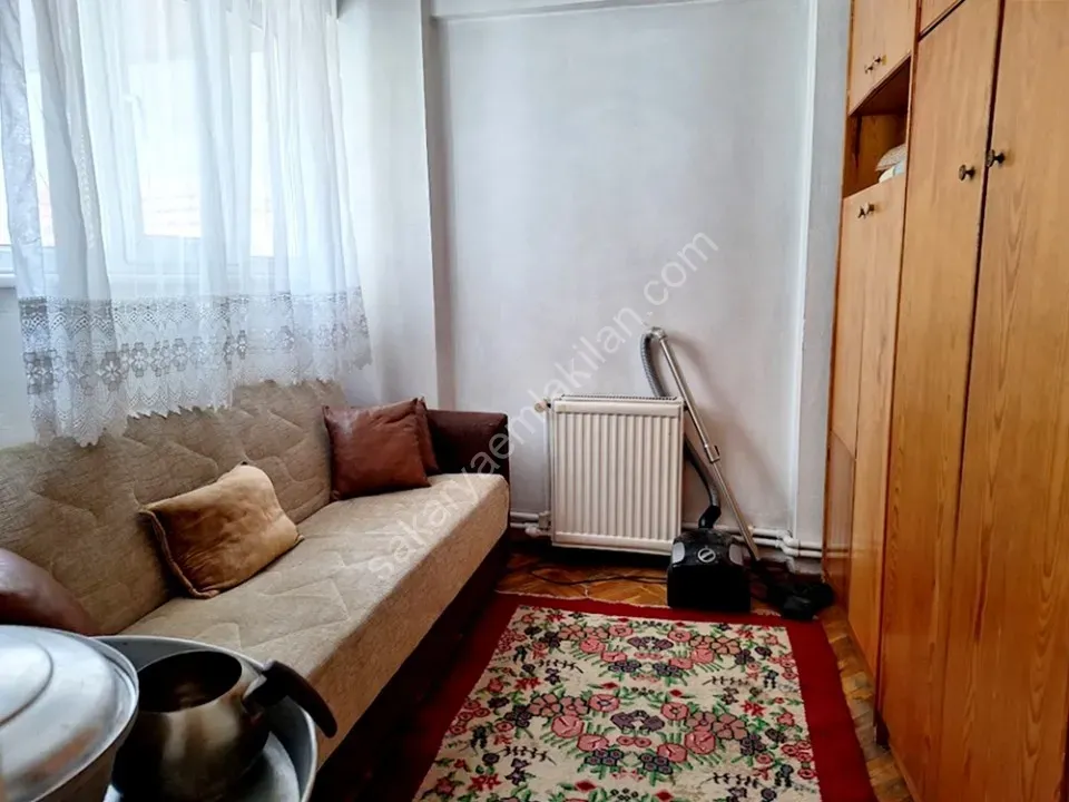 ADAPAZARI YENİDOĞAN MAHALLESİNDE KİRALIK EŞYALI 3+1 DAİRE