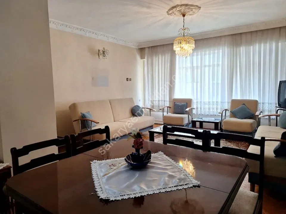 ADAPAZARI YENİDOĞAN MAHALLESİNDE KİRALIK EŞYALI 3+1 DAİRE