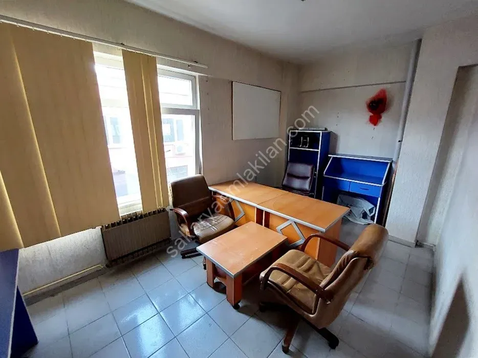 ADAPAZARI MERKEZDE KİRALIK EŞYALI OFİS