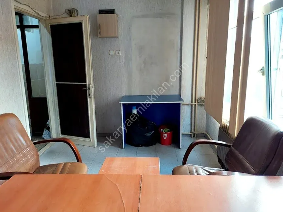 ADAPAZARI MERKEZDE KİRALIK EŞYALI OFİS