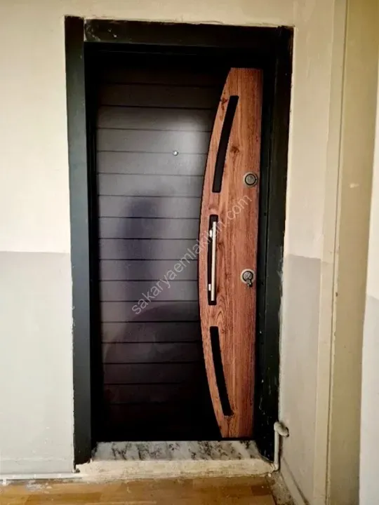 ADAPAZARI MERKEZDE KİRALIK EŞYALI STÜDYO DAİRE