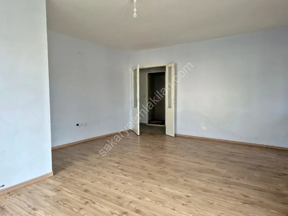 ADAPAZARI KARAMAN MAHALLESİNDE KİRALIK 3+1 DAİRE