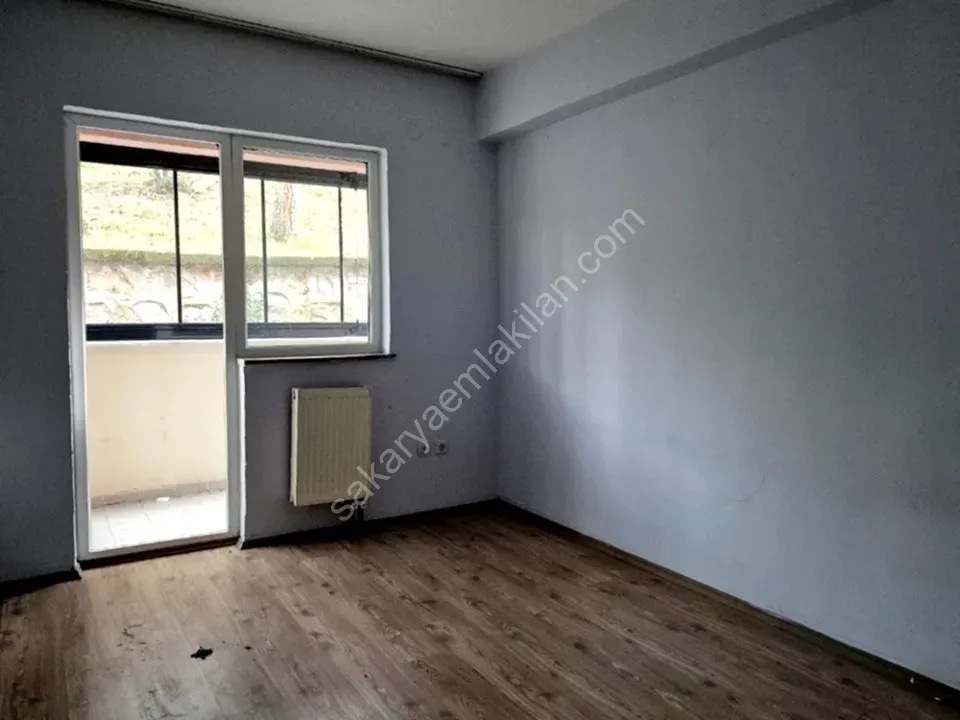 ADAPAZARI KARAMAN MAHALLESİNDE KİRALIK 3+1 DAİRE