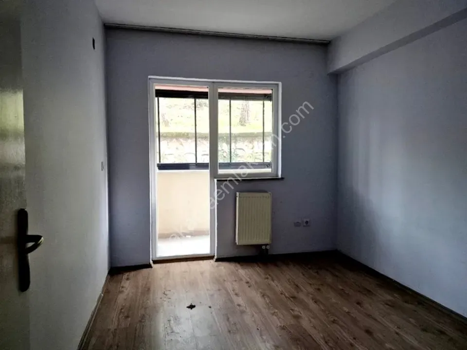 ADAPAZARI KARAMAN MAHALLESİNDE KİRALIK 3+1 DAİRE