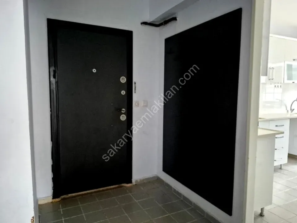 ADAPAZARI KARAMAN MAHALLESİNDE KİRALIK 3+1 DAİRE