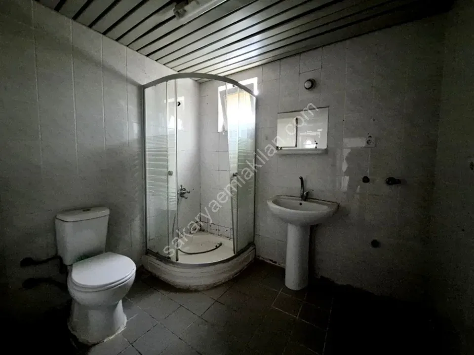 ADAPAZARI KARAMAN MAHALLESİNDE KİRALIK 3+1 DAİRE