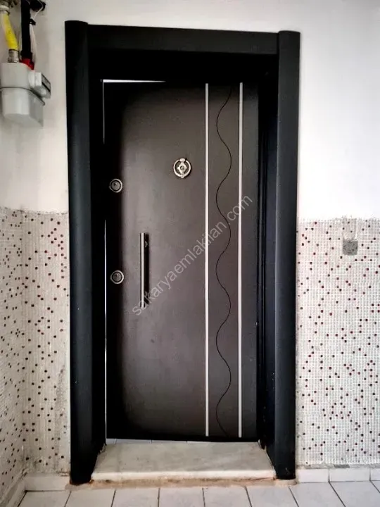 ADAPAZARI KARAMAN MAHALLESİNDE KİRALIK 3+1 DAİRE