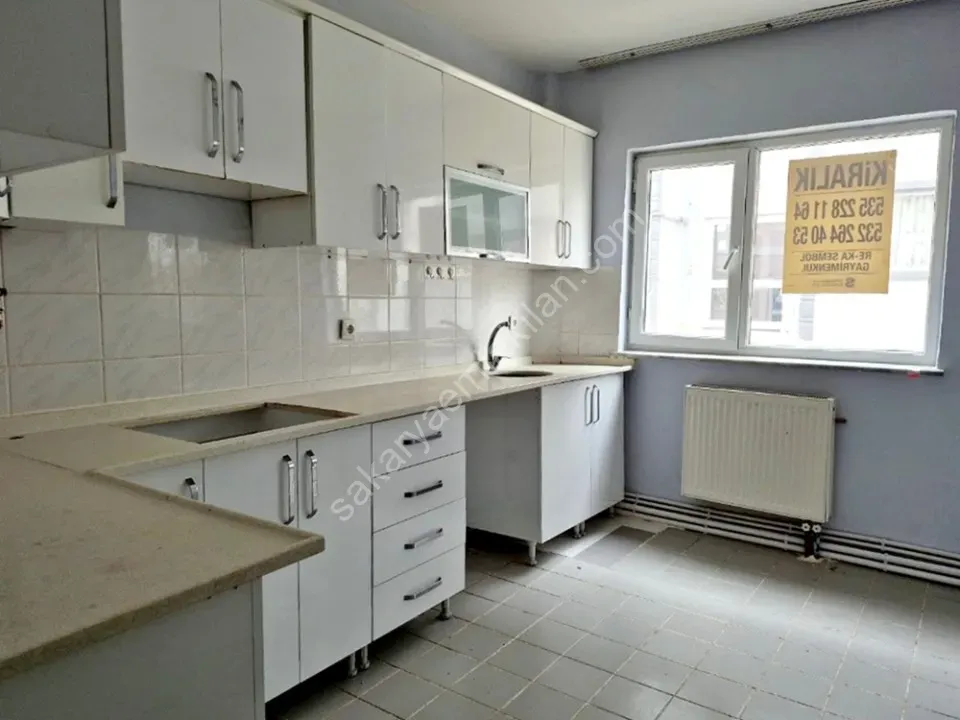 ADAPAZARI KARAMAN MAHALLESİNDE KİRALIK 3+1 DAİRE