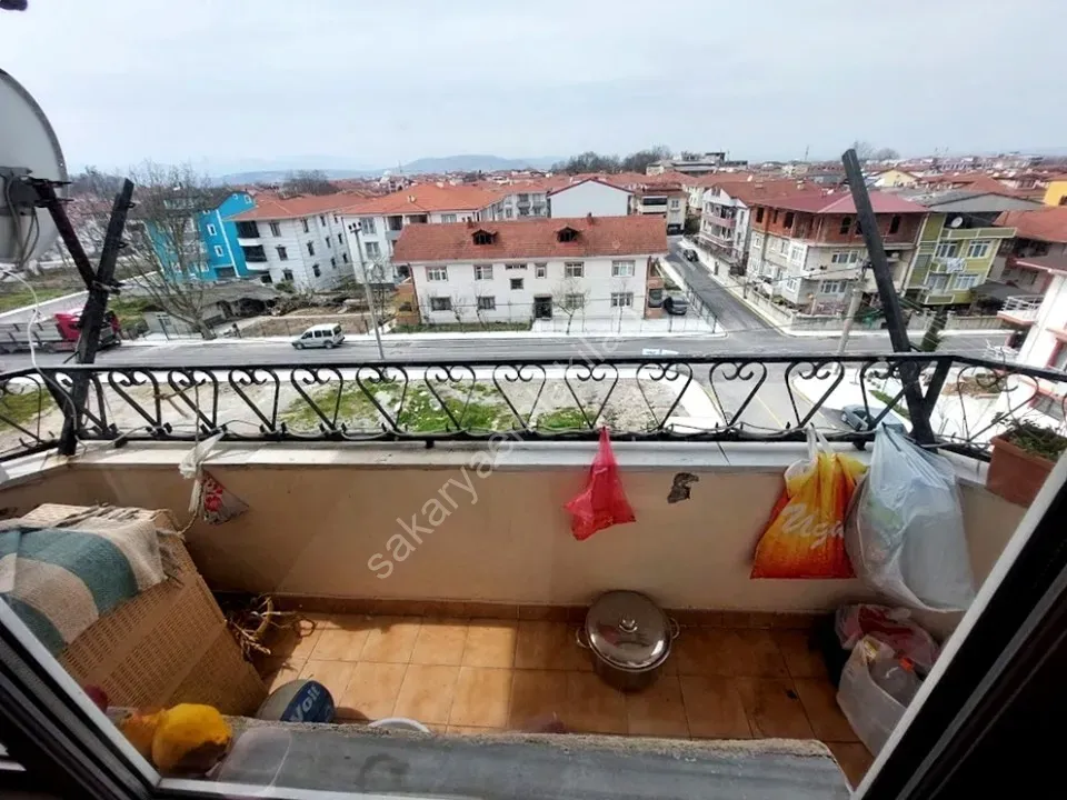 ADAPAZARI YAĞCILAR MAHALLESİNDE SATILIK 3+1 DAİRE