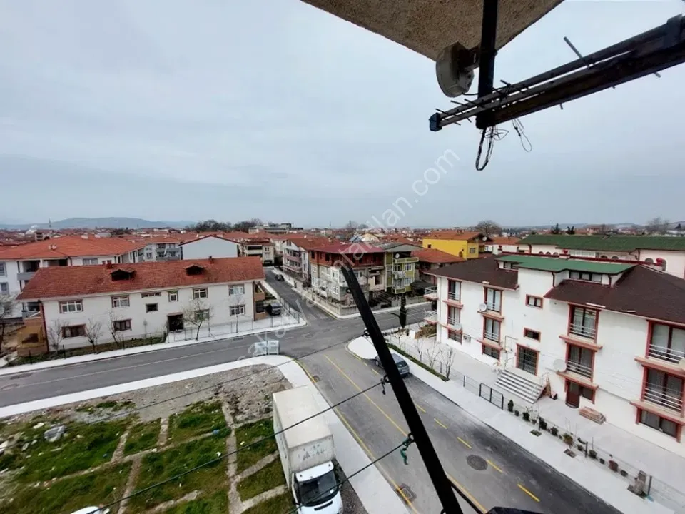 ADAPAZARI YAĞCILAR MAHALLESİNDE SATILIK 3+1 DAİRE