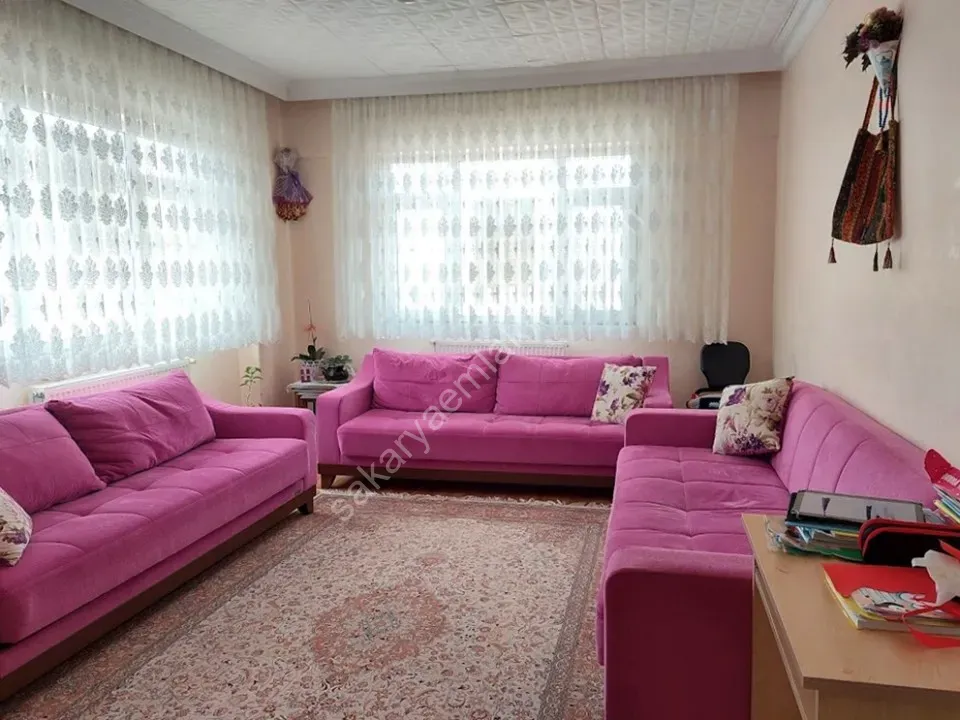 ADAPAZARI YAĞCILAR MAHALLESİNDE SATILIK 3+1 DAİRE
