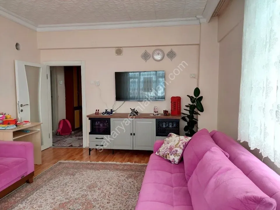 ADAPAZARI YAĞCILAR MAHALLESİNDE SATILIK 3+1 DAİRE