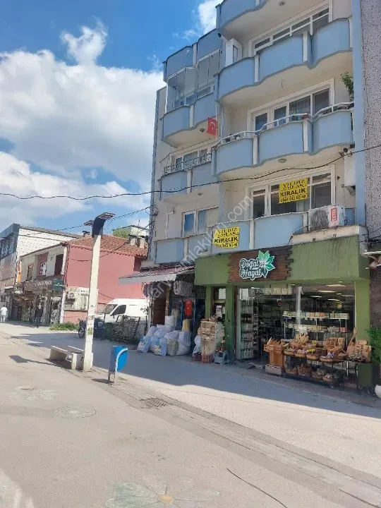 YILDIZ GAYRİMENKUL'DEN KATLI PAZAR ARKASI KİRALIK 1.KAT DAİRE