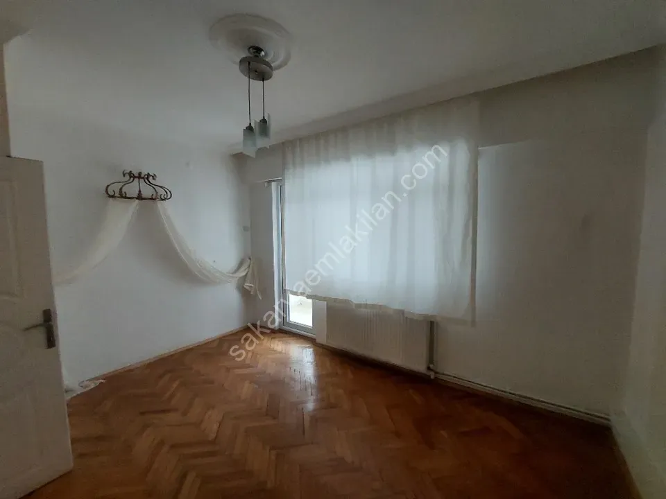 YILDIZ GAYRİMENKUL'DEN KATLI PAZAR ARKASI KİRALIK 1.KAT DAİRE