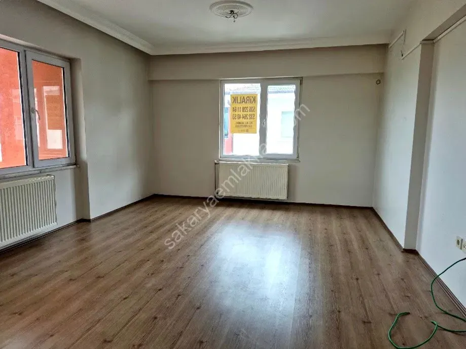 ADAPAZARI CAMİLİ MAHALLESİNDE KİRALIK 3+1 DAİRE