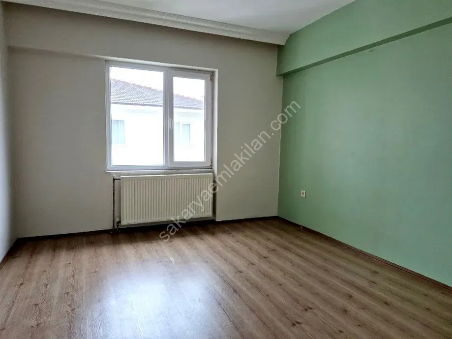 ADAPAZARI CAMİLİ MAHALLESİNDE KİRALIK 3+1 DAİRE