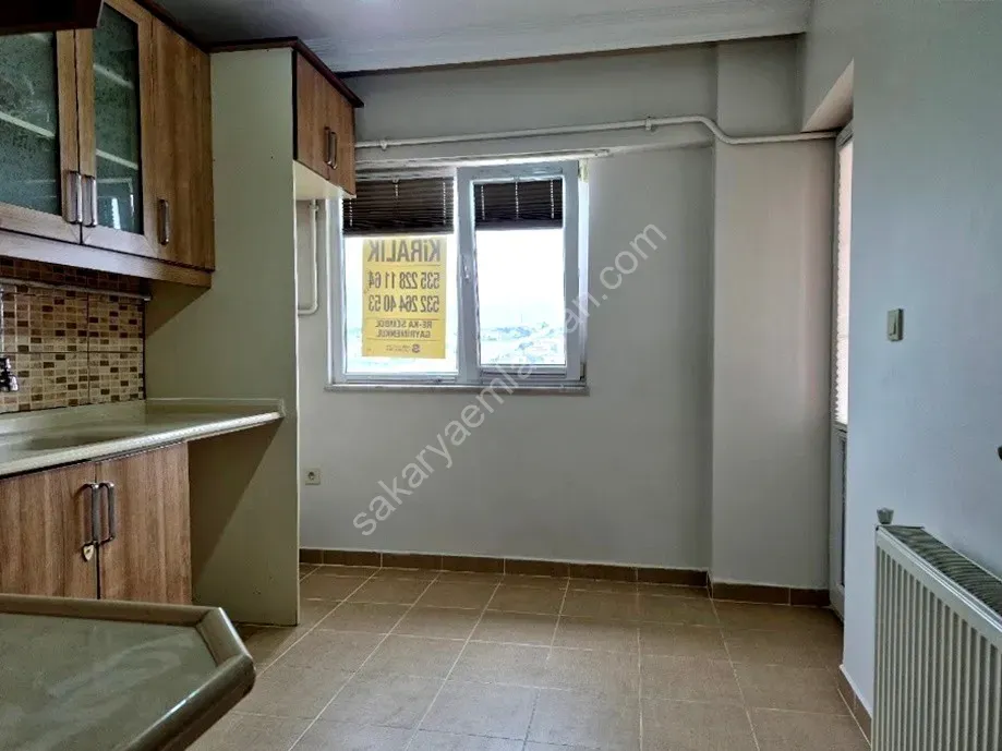 ADAPAZARI CAMİLİ MAHALLESİNDE KİRALIK 3+1 DAİRE