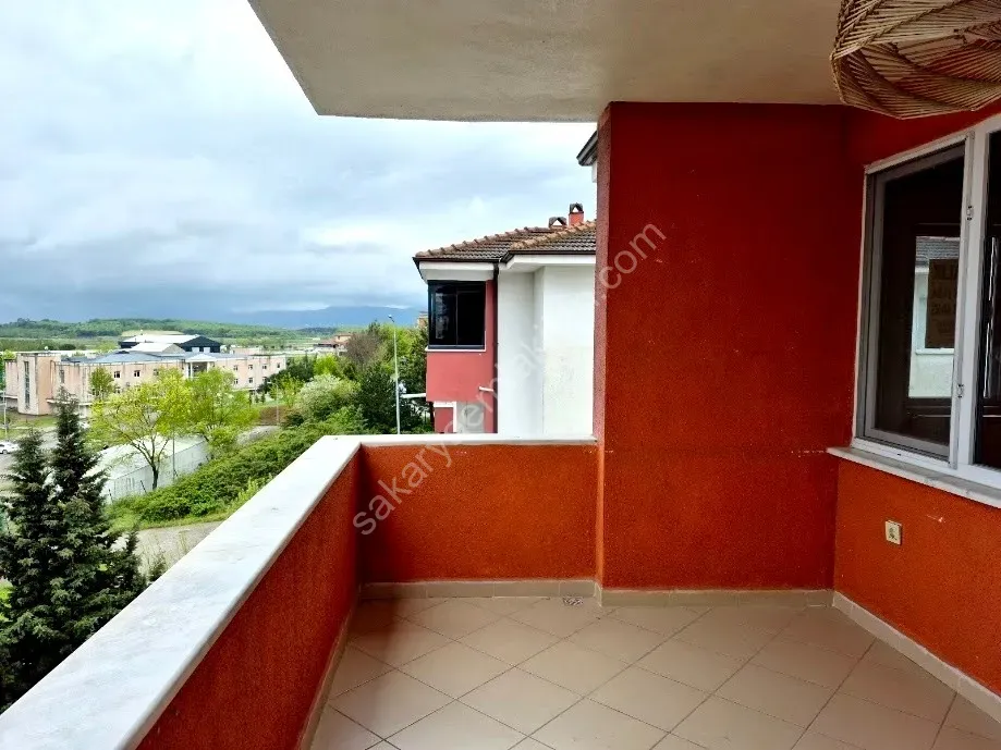 ADAPAZARI CAMİLİ MAHALLESİNDE KİRALIK 3+1 DAİRE