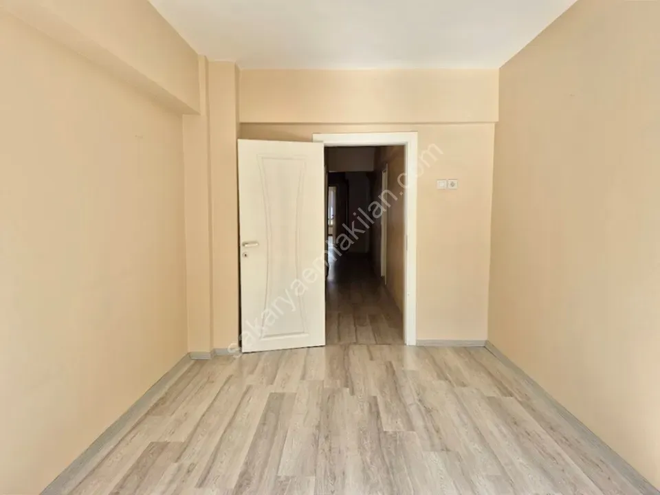 ADAPAZARI MERKEZDE KİRALIK 3+1 DAİRE