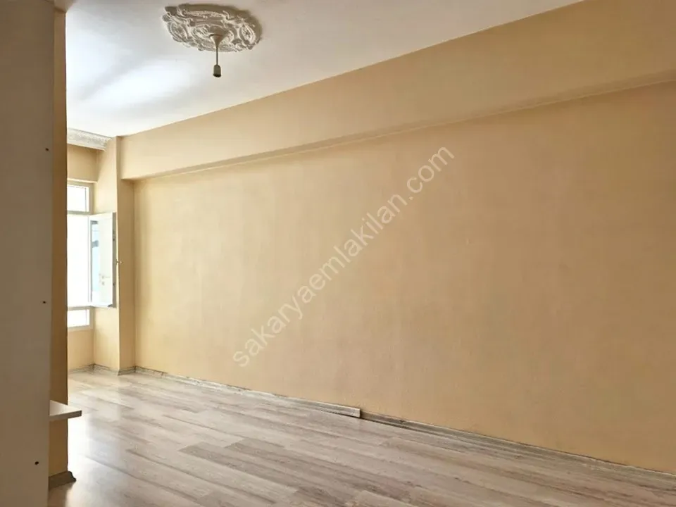 ADAPAZARI MERKEZDE KİRALIK 3+1 DAİRE