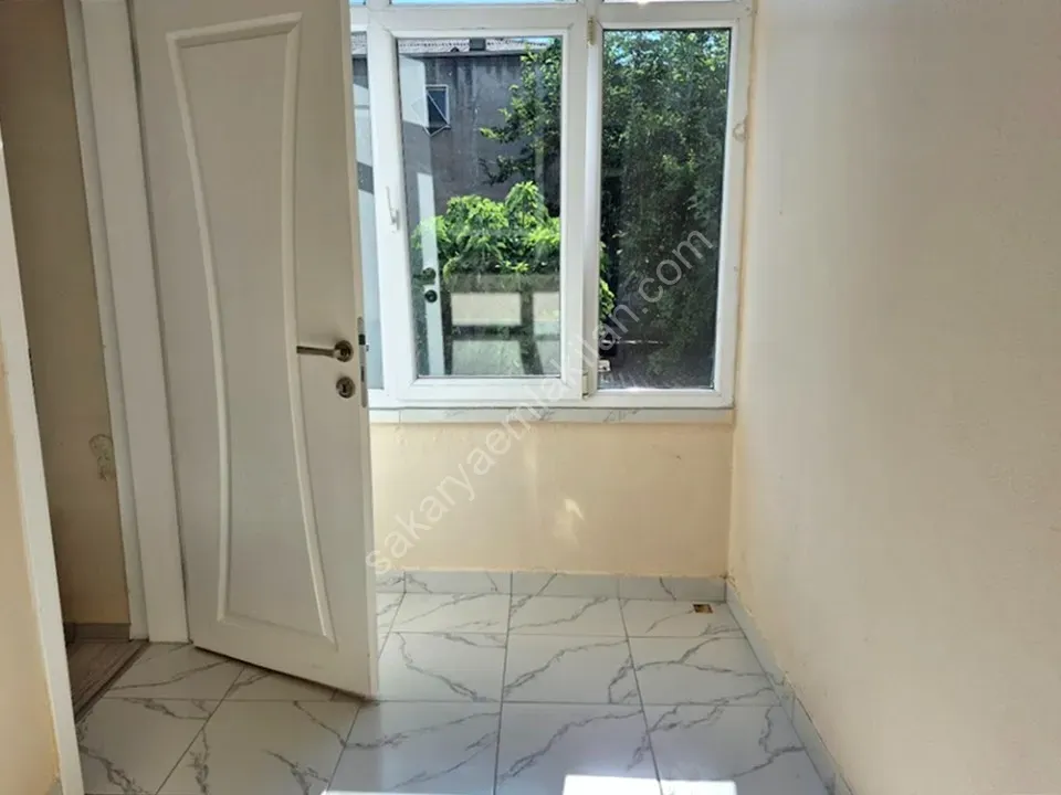 ADAPAZARI MERKEZDE KİRALIK 3+1 DAİRE