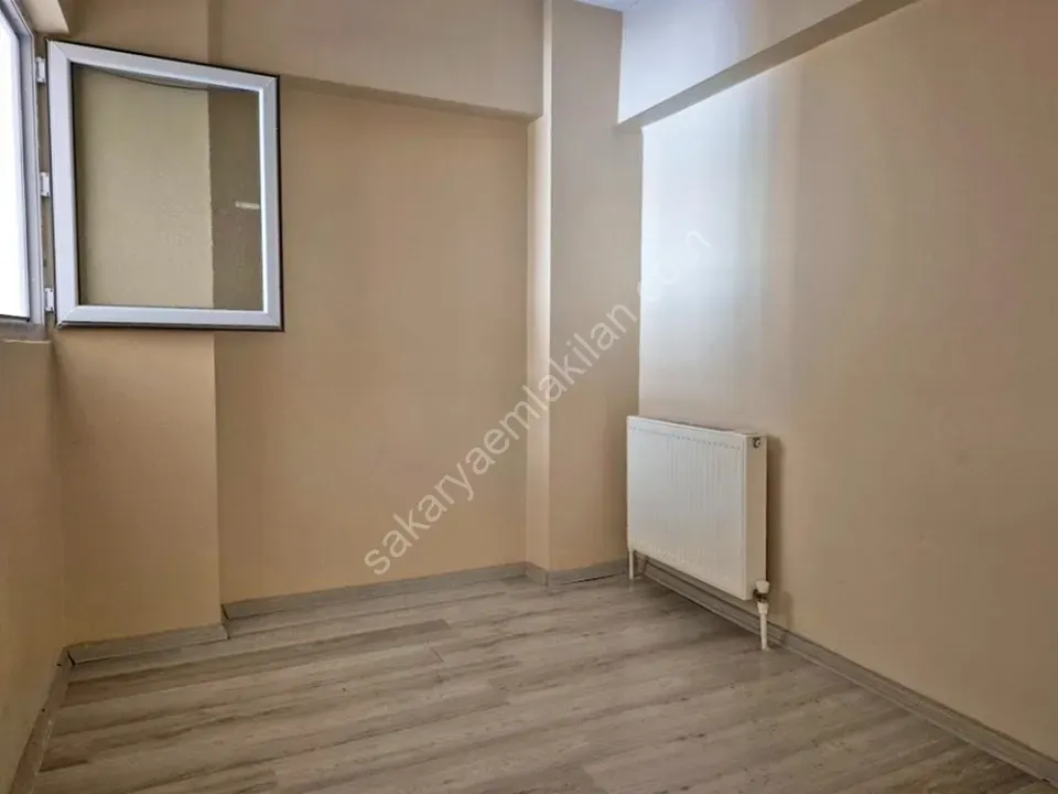 ADAPAZARI MERKEZDE KİRALIK 3+1 DAİRE