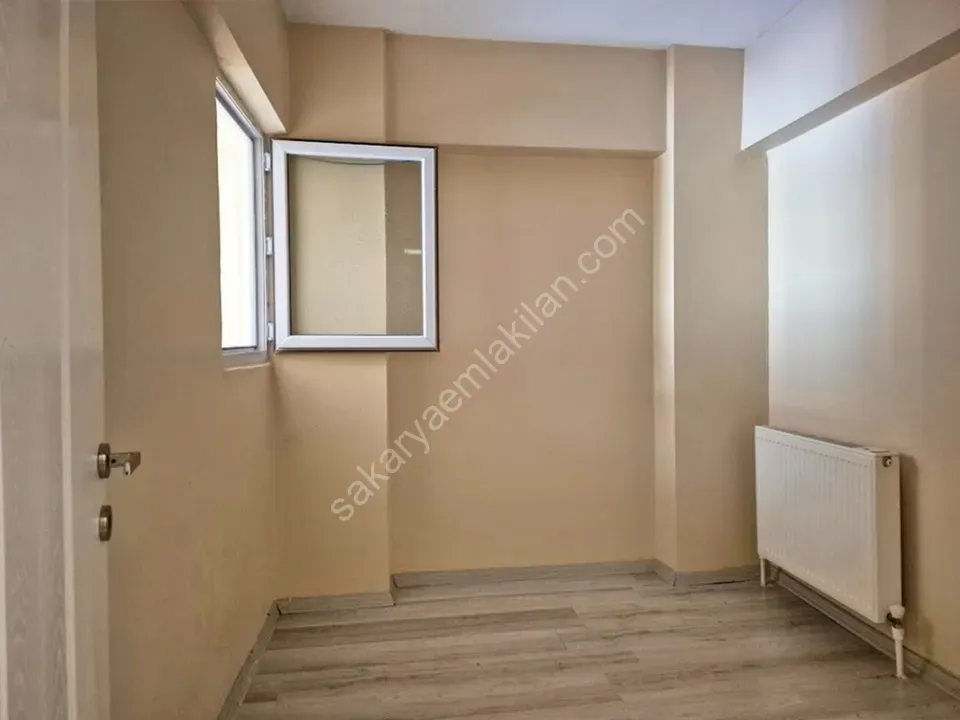 ADAPAZARI MERKEZDE KİRALIK 3+1 DAİRE