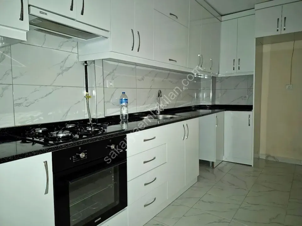 ADAPAZARI MERKEZDE KİRALIK 3+1 DAİRE