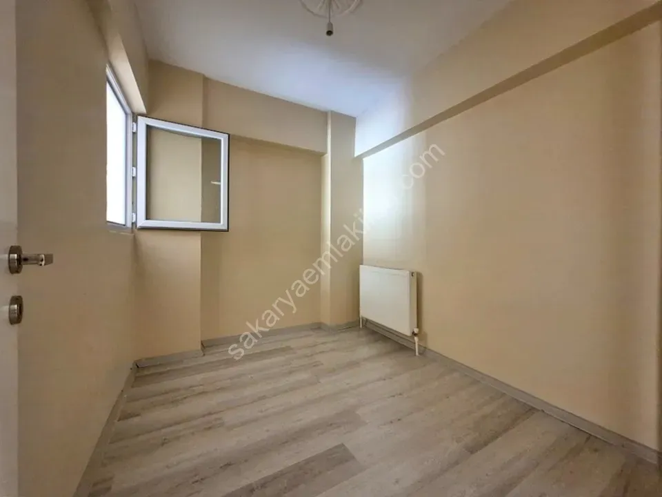 ADAPAZARI MERKEZDE KİRALIK 3+1 DAİRE