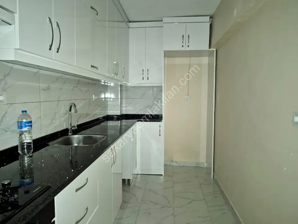 ADAPAZARI MERKEZDE KİRALIK 3+1 DAİRE