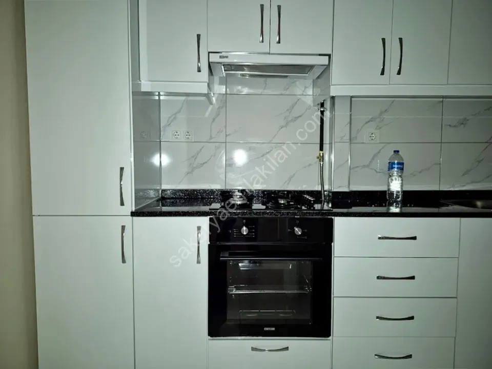 ADAPAZARI MERKEZDE KİRALIK 3+1 DAİRE