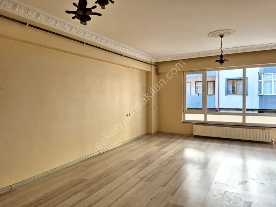 ADAPAZARI MERKEZDE KİRALIK 3+1 DAİRE