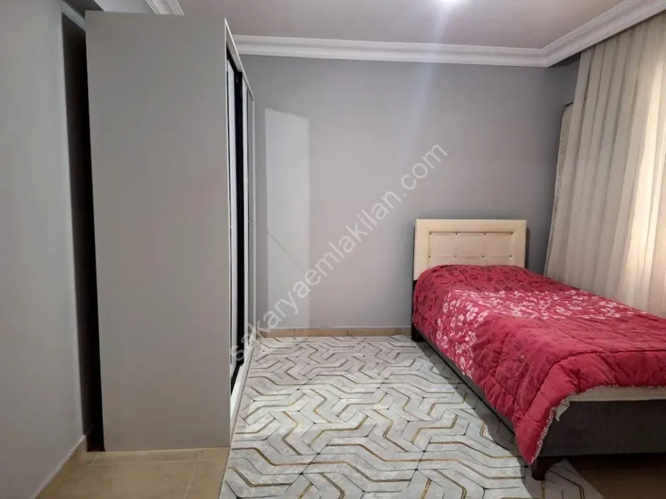 SERDİVAN MERKEZDE KİRALIK EŞYALI 2+1 DAİRE