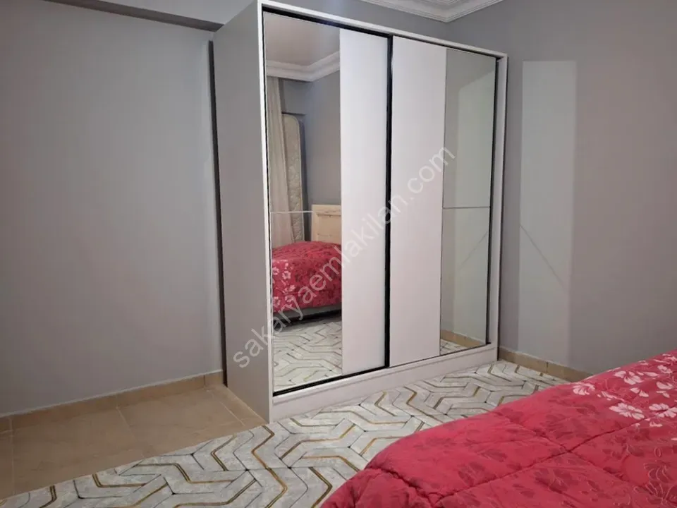 SERDİVAN MERKEZDE KİRALIK EŞYALI 2+1 DAİRE
