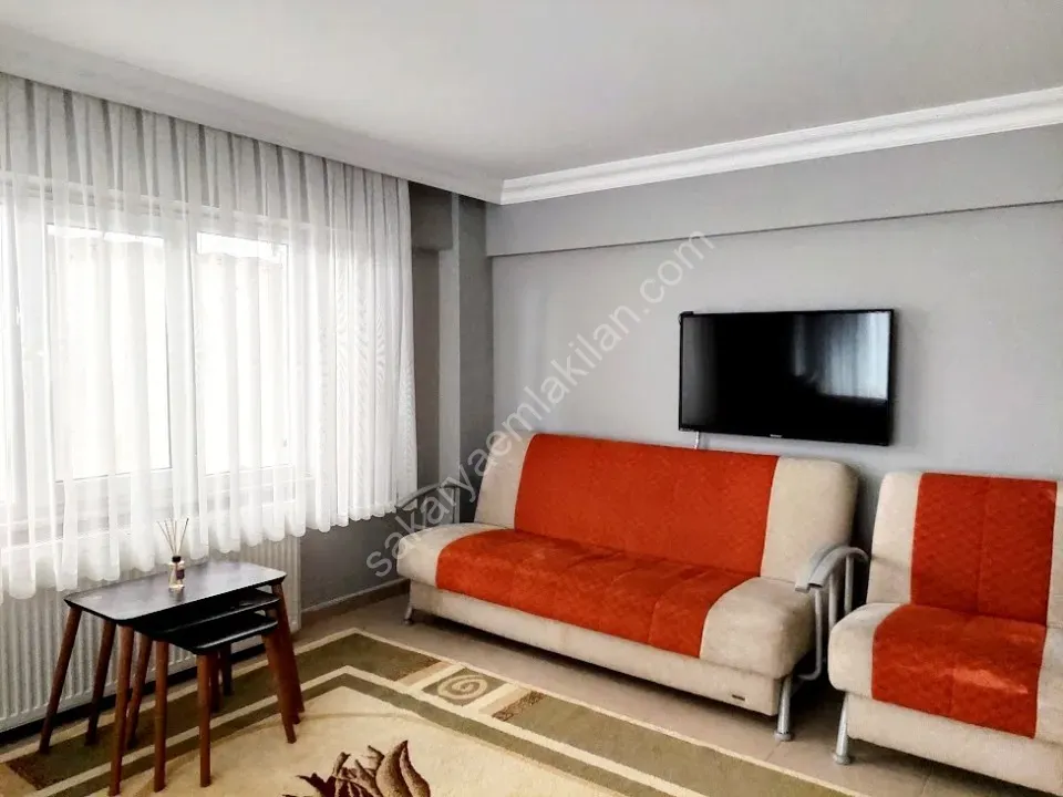 SERDİVAN MERKEZDE KİRALIK EŞYALI 2+1 DAİRE