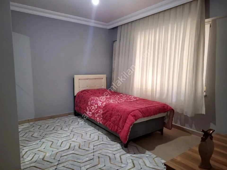 SERDİVAN MERKEZDE KİRALIK EŞYALI 2+1 DAİRE