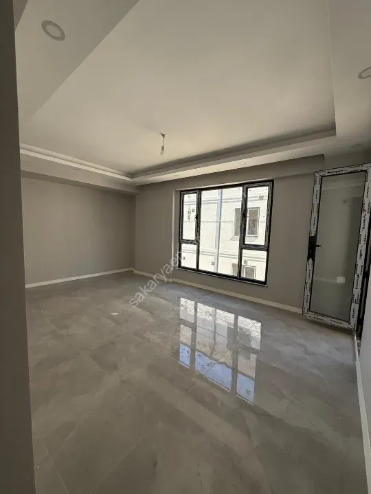 NEVİYEDE OKULLAR BÖLGESİNDE SATILIK LÜX 2+1 DAİRE