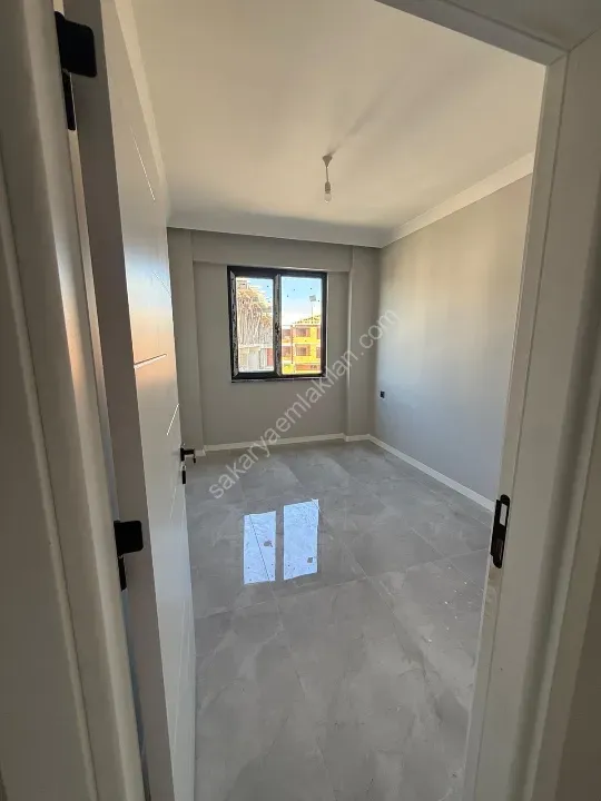 NEVİYEDE OKULLAR BÖLGESİNDE SATILIK LÜX 2+1 DAİRE