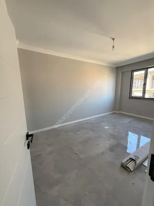 NEVİYEDE OKULLAR BÖLGESİNDE SATILIK LÜX 2+1 DAİRE