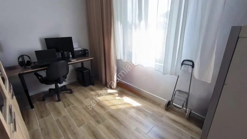 Aziziye de Bahçeli Müstakil Girişli 2+1 | Yerden Isıtma | Kapalı Cam Verandalı | Havuzlu