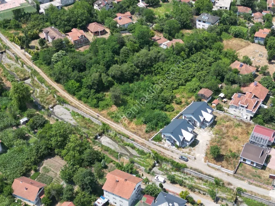 SAKARYA GEYVE NURUOSMANİYE'DE 4.385 m² İMARLI YATIRIMLIK ARSA
