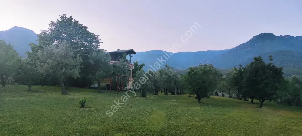 3700 metre arsa içinde Krediye uygun Çiftlik evi